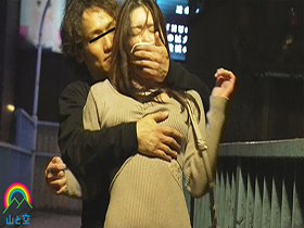 『お高くとまったセレブ妻さらおうぜｗ』繁華街をブラつく人妻を眠剤拉致 抵抗したら泣きじゃくるまで連発ビンタでわからせる！半グレ集団輪姦 戸川なみ　サンプル画像03